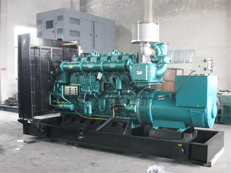 阜宁200KW 柴油发电机的油耗是多少？